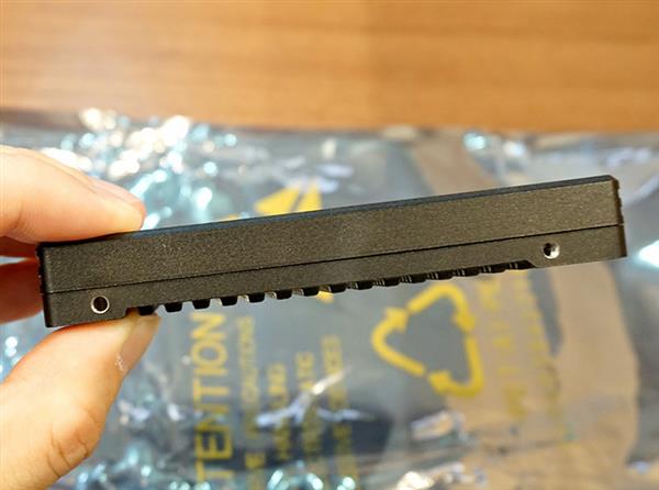 华为自研SSD硬盘开卖：2.2GB/s速度35PBW写不死